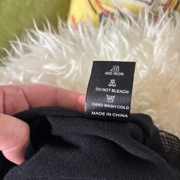 Pretty Angel Black linen-blend knit layered hem shift dress - Picture 10 of 10